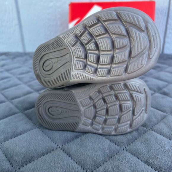 ˚₊‧꒰ა ☆ ໒꒱ ‧₊˚Nike Air Max Axis ‘Black Volt’ Baby Boy Sneakers Size 3C (3B-BX) - Picture 5 of 6